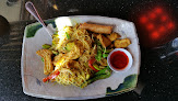 Negocio East Moon Asian Bistro